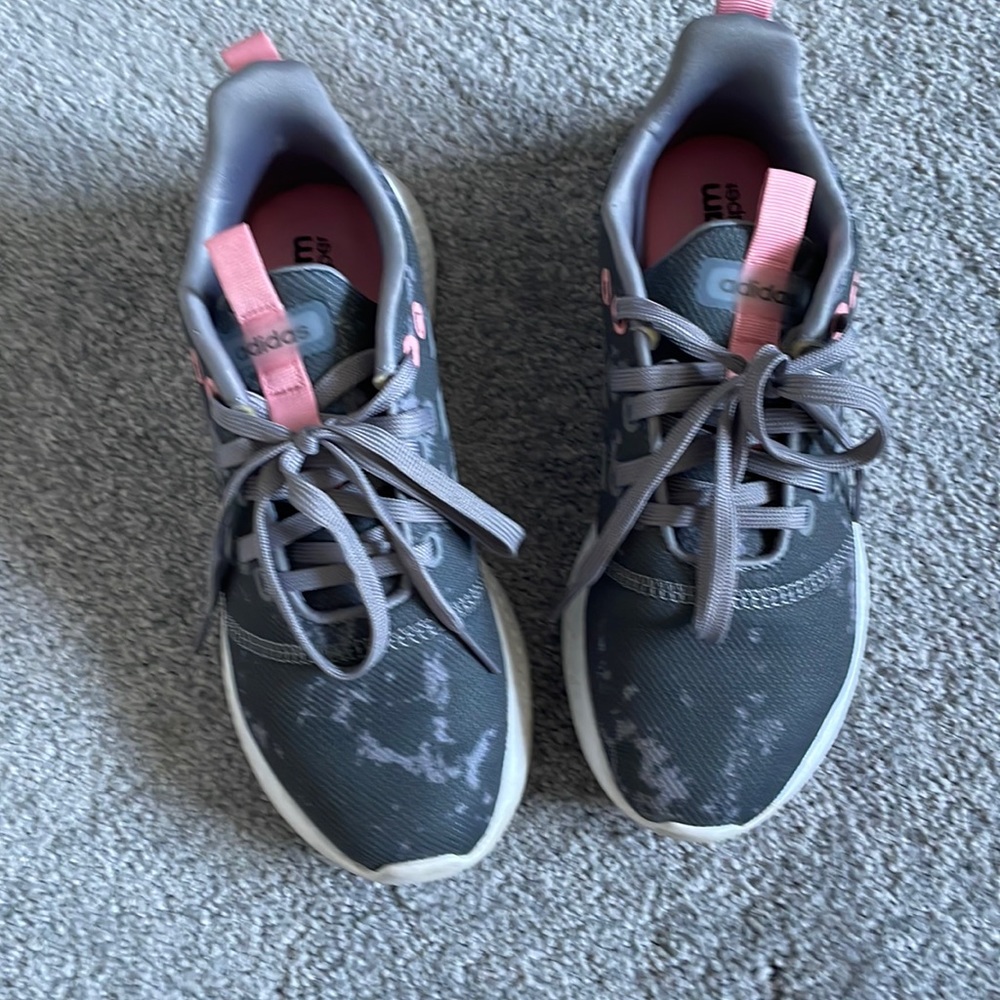Adidas Cloudform sneakers